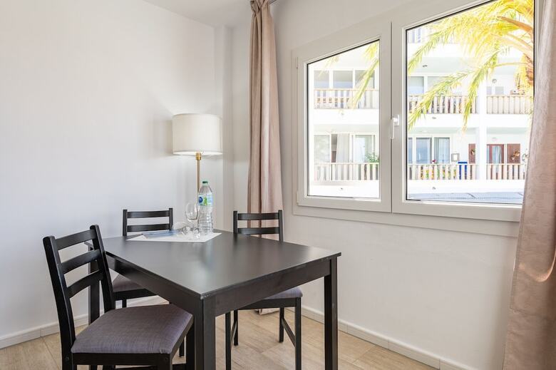Aparthotel Orange Colom Seaside Apartments