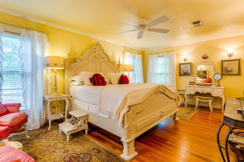 Azalea Plantation B&B