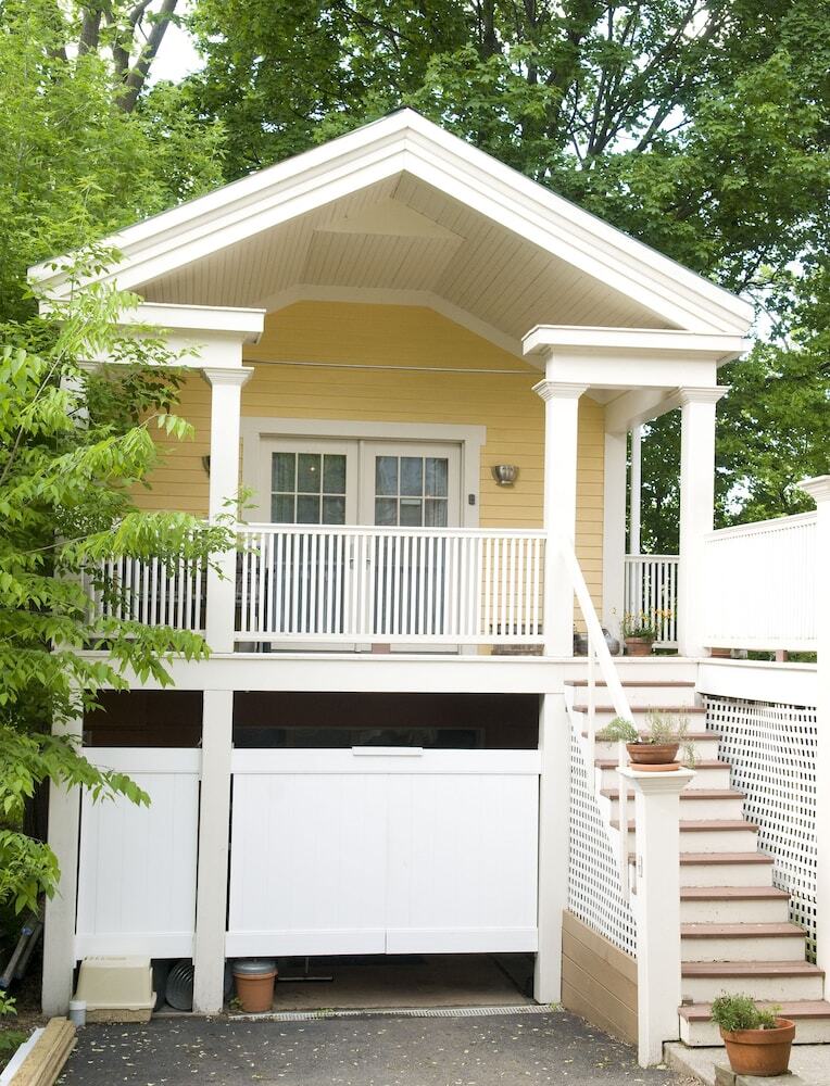 Bed & Breakfast Inn On Columbia