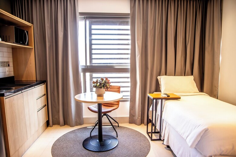 Cozzy Su�tes Para�so Hotel