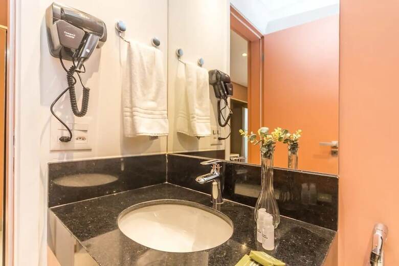 Cozzy Su�tes Para�so Hotel