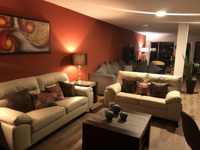 Collection O Frida Suites & Lounge