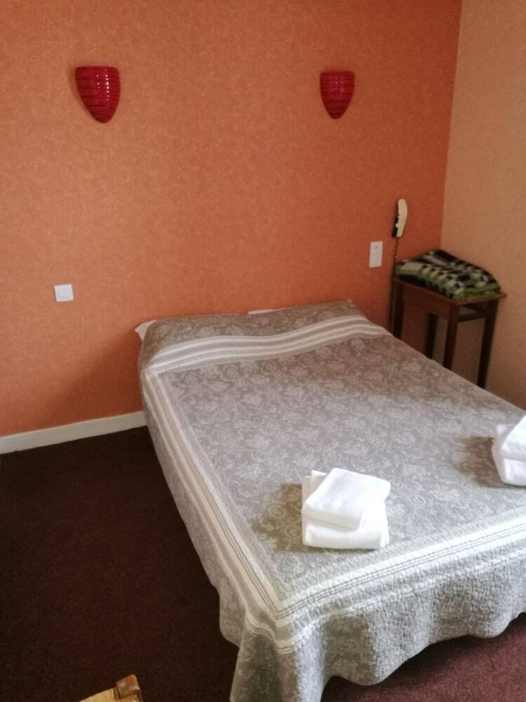 Hotel H�tel Au Jardin St Michel