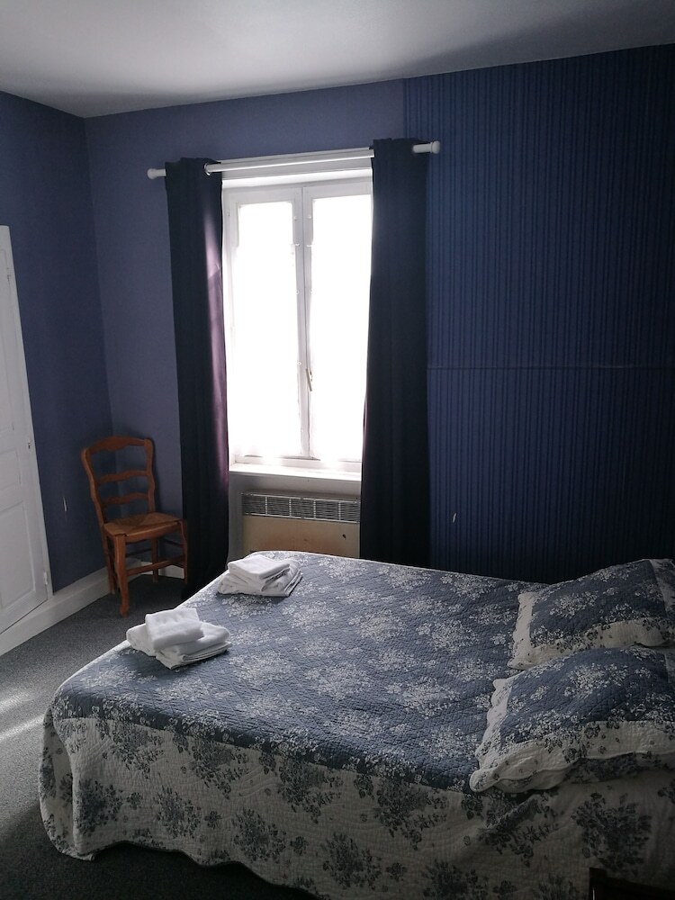 Hotel H�tel Au Jardin St Michel