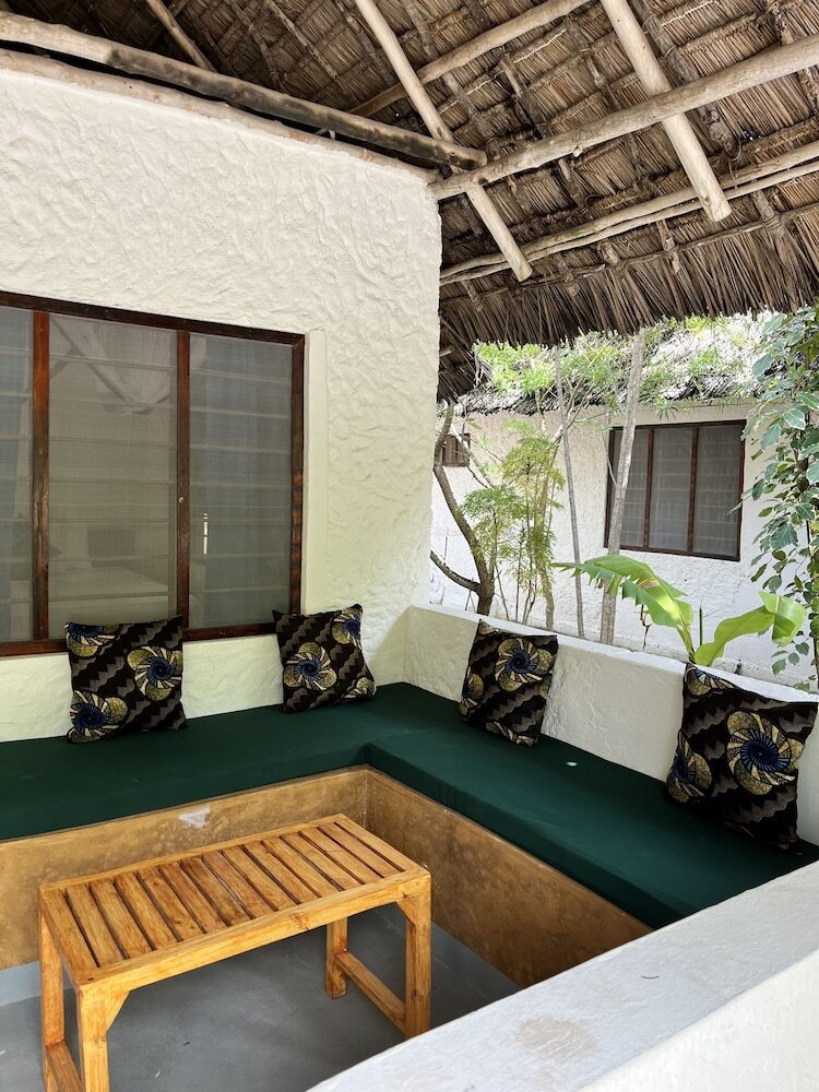 Hotel Karanga Bungalows