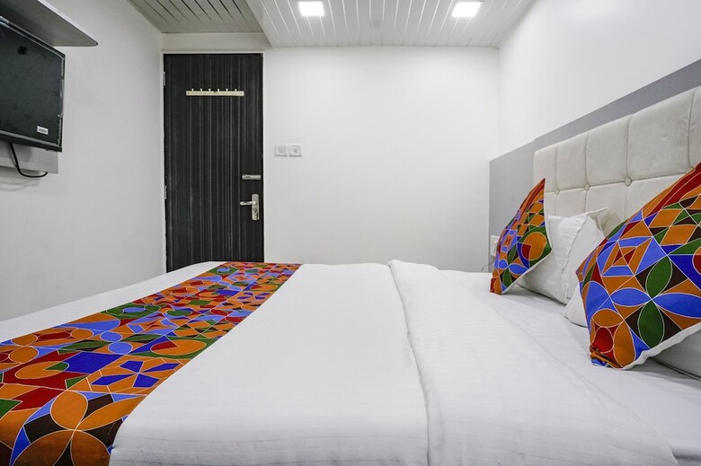 Hotel Fabexpress Park Residency