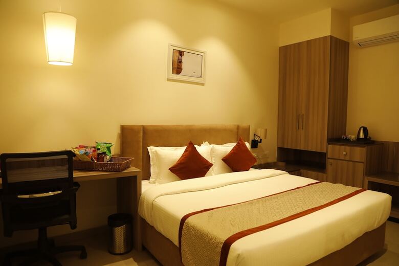 Hotel The Royal Vista