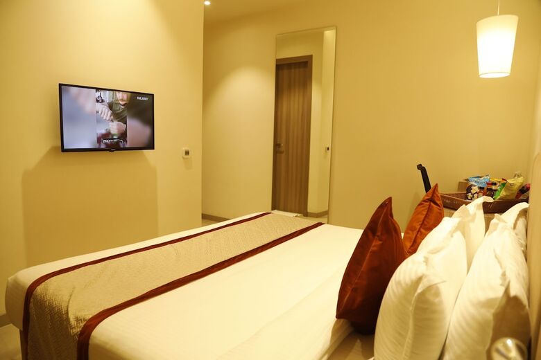 Hotel The Royal Vista