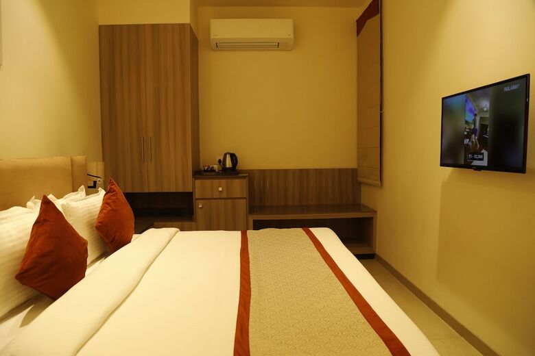 Hotel The Royal Vista