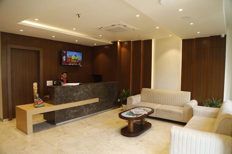Hotel The Royal Vista