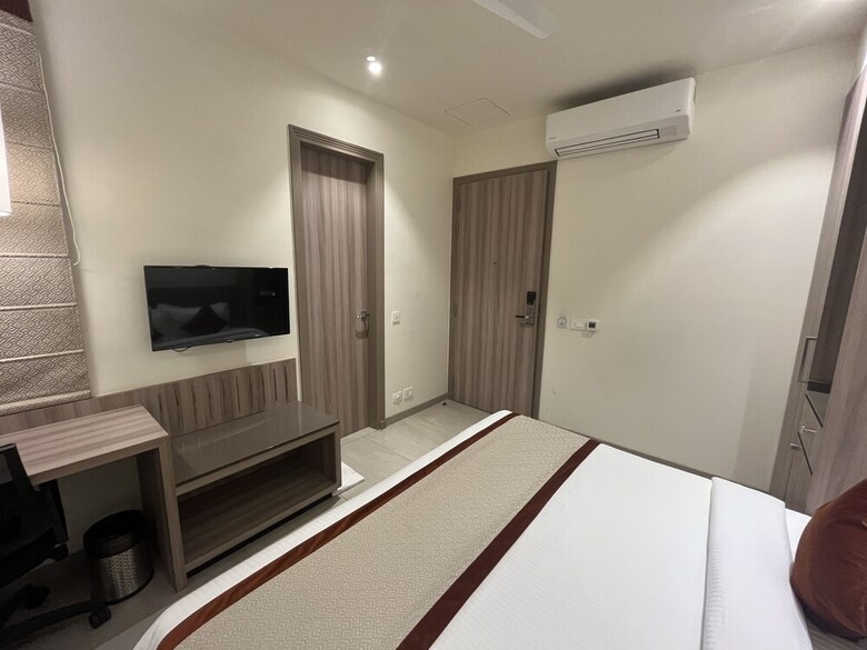 Hotel The Royal Vista