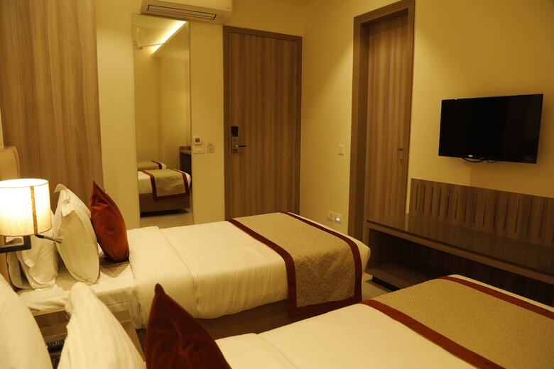Hotel The Royal Vista