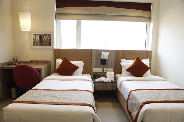 Hotel The Royal Vista
