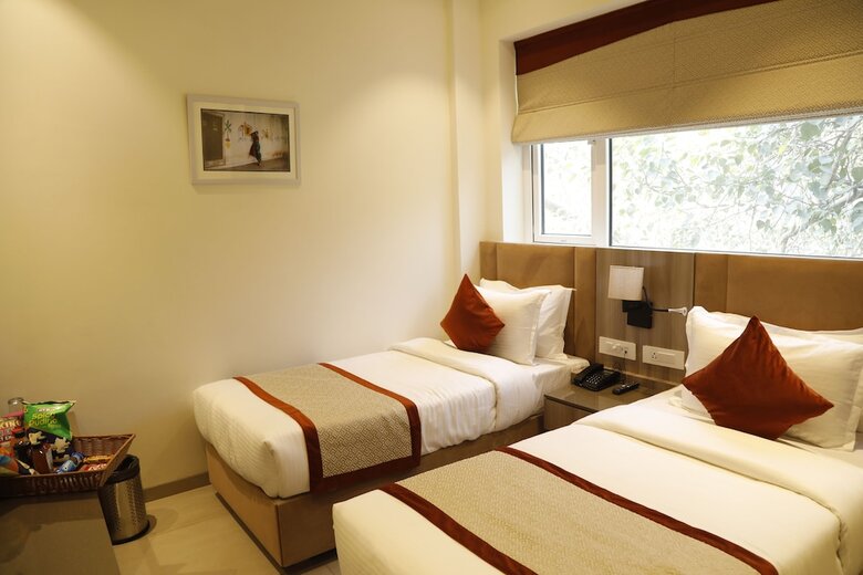 Hotel The Royal Vista
