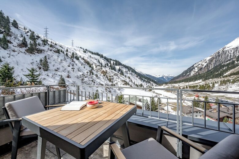 Mondschein Hotel And Chalet