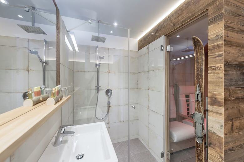 Mondschein Hotel And Chalet