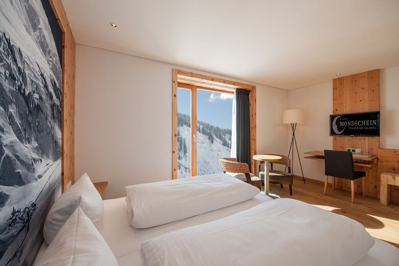 Mondschein Hotel And Chalet