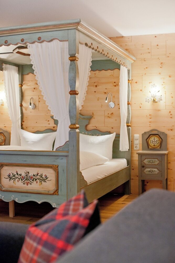 Mondschein Hotel And Chalet