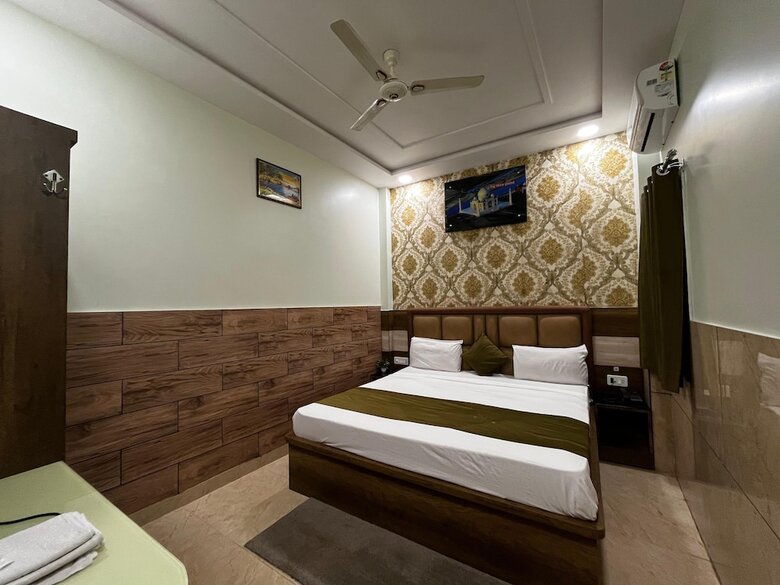 Hotel Taj Nice Point By Taj Sunrise Grp