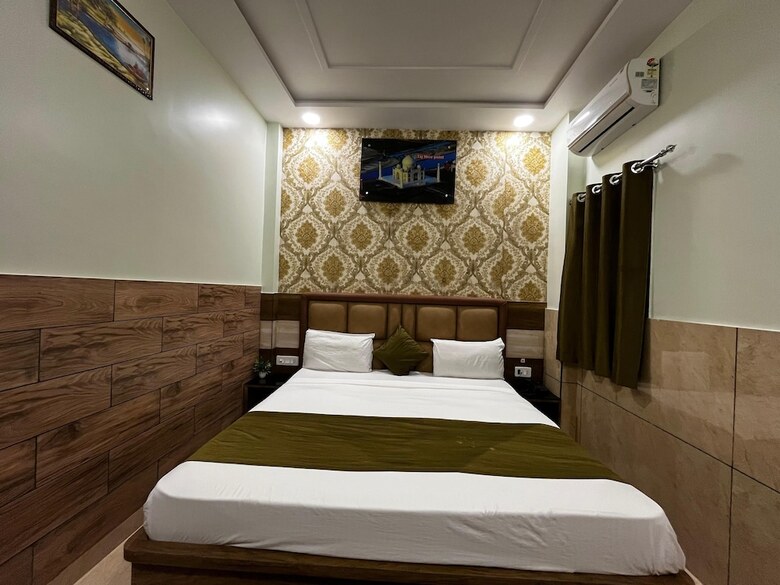Hotel Taj Nice Point By Taj Sunrise Grp