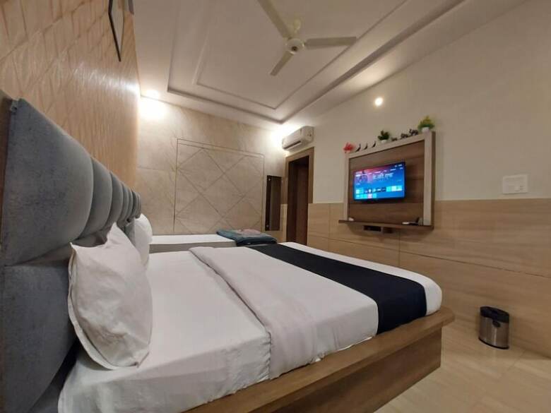 Hotel Taj Nice Point By Taj Sunrise Grp