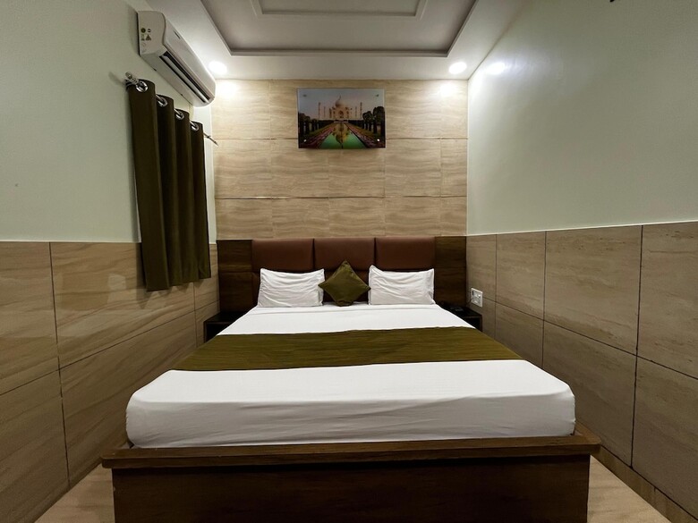 Hotel Taj Nice Point By Taj Sunrise Grp