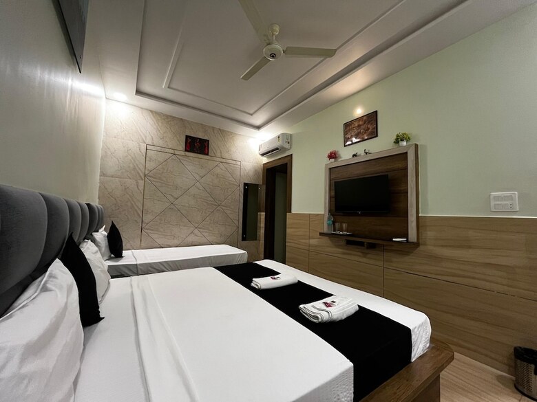 Hotel Taj Nice Point By Taj Sunrise Grp