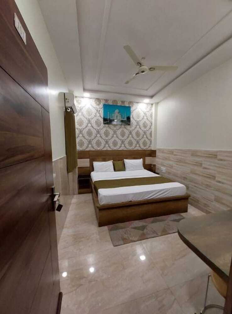 Hotel Taj Nice Point By Taj Sunrise Grp