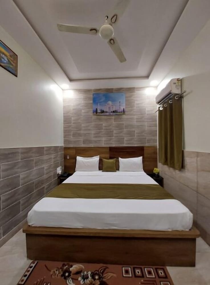 Hotel Taj Nice Point By Taj Sunrise Grp