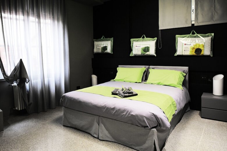 Miloft Guest Rooms & Terrace