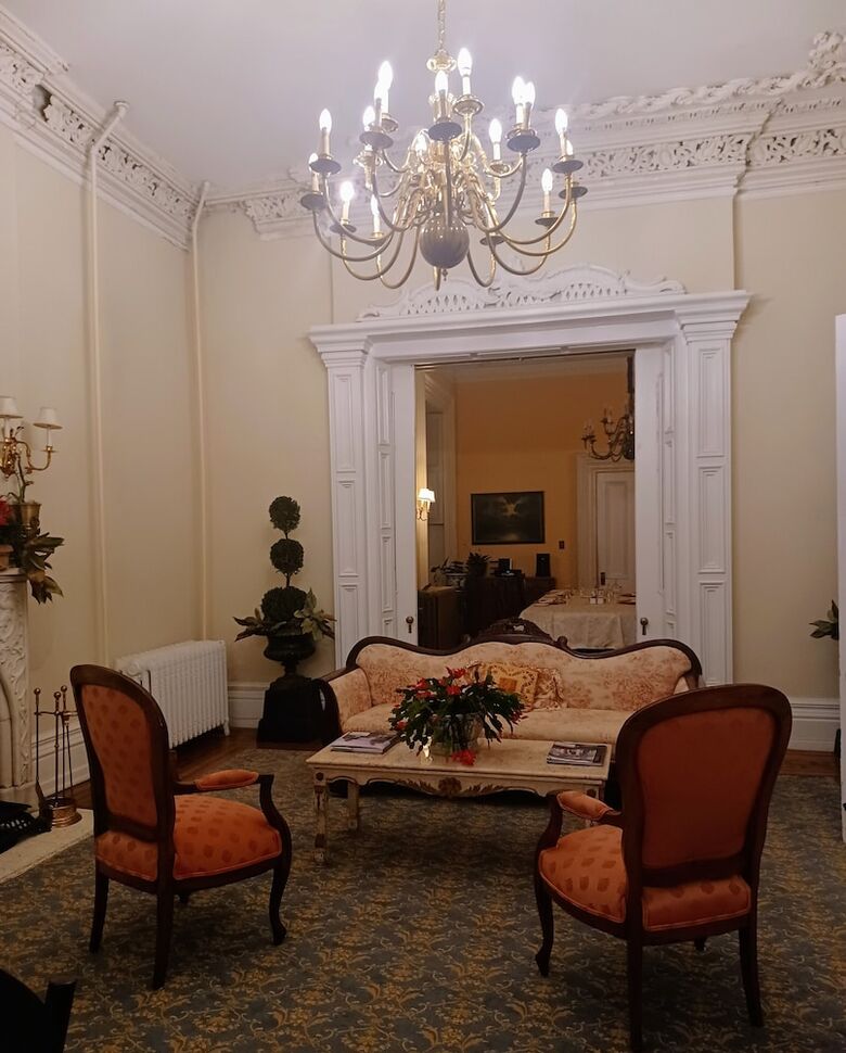 Ragland Mansion Bed & Breakfast