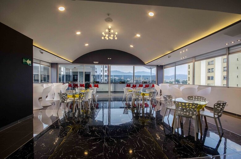 Luma Plaza Hotel