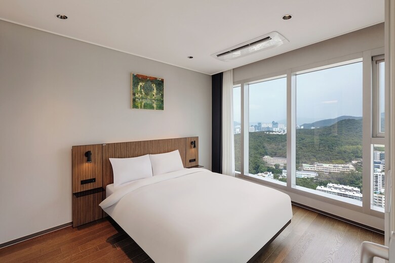 Newcz Haeundae Residence