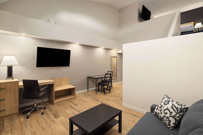 Hotel Baymont By Wyndham West Edmonton