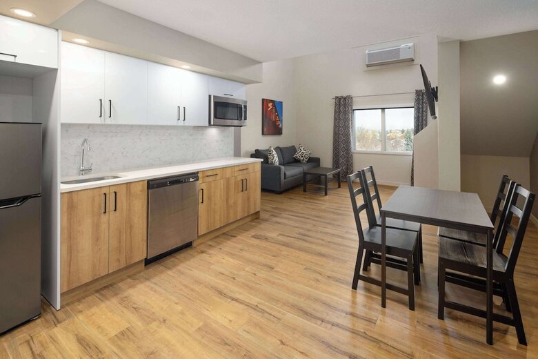 Hotel Baymont By Wyndham West Edmonton