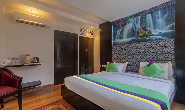 Hotel Treebo The Royal Taj
