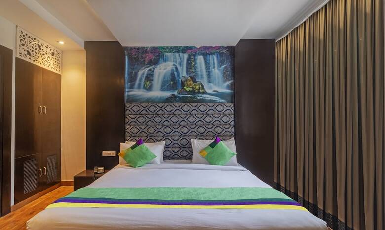 Hotel Treebo The Royal Taj