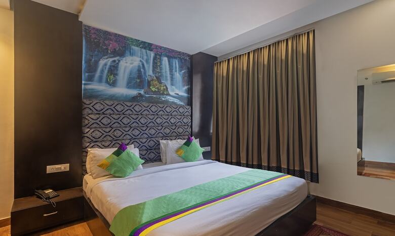 Hotel Treebo The Royal Taj