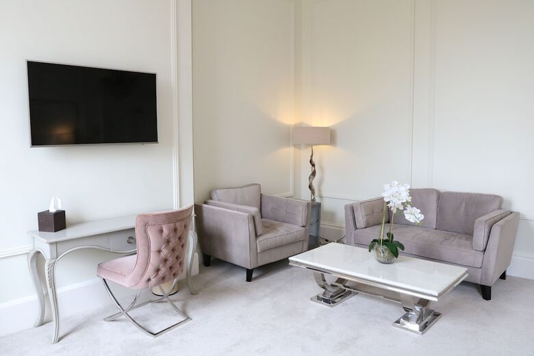 Hotel Winstanley House