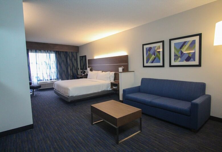 Holiday Inn Express Hotel & Suites Charleston - North