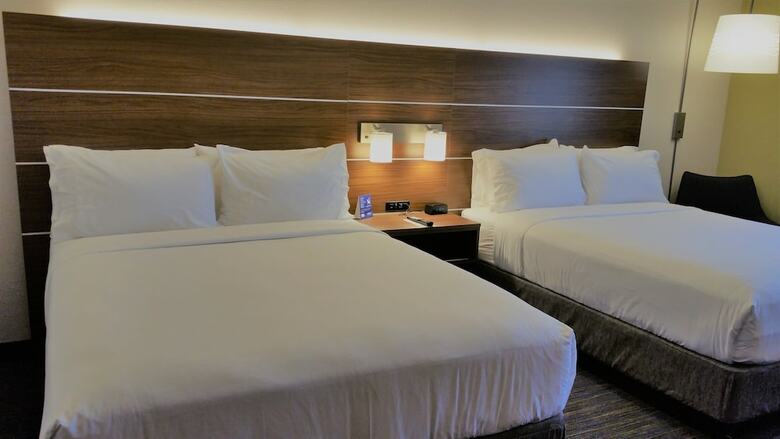 Holiday Inn Express Hotel & Suites Charleston - North