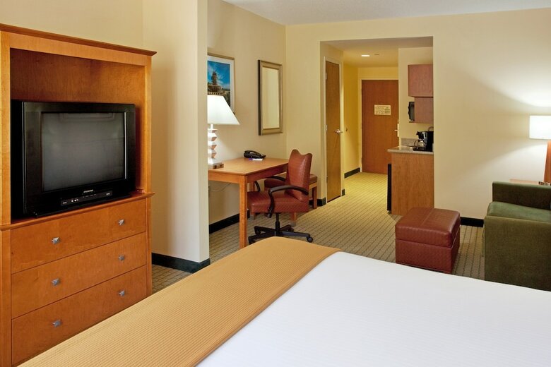 Holiday Inn Express Hotel & Suites Charleston - North