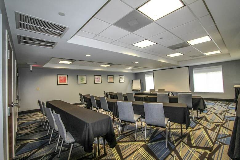 Holiday Inn Express Hotel & Suites Charleston - North