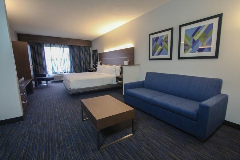 Holiday Inn Express Hotel & Suites Charleston - North