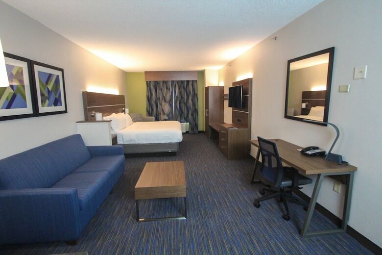 Holiday Inn Express Hotel & Suites Charleston - North
