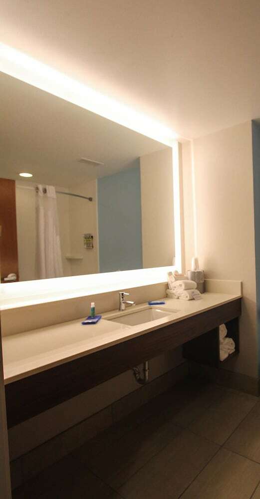 Holiday Inn Express Hotel & Suites Charleston - North