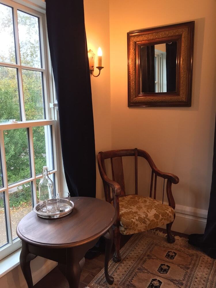 Bed & Breakfast Judson Heath Colonial Inn