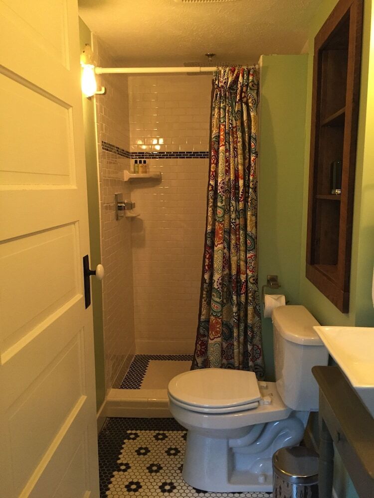 Bed & Breakfast Judson Heath Colonial Inn