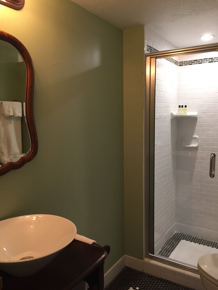 Bed & Breakfast Judson Heath Colonial Inn