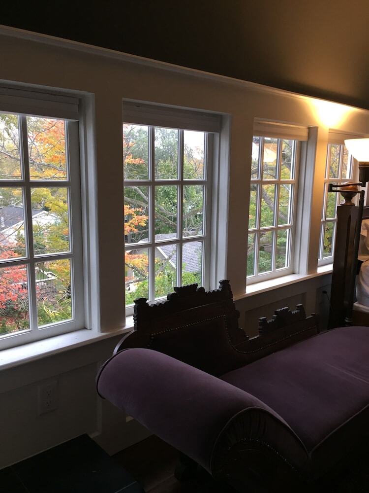 Bed & Breakfast Judson Heath Colonial Inn